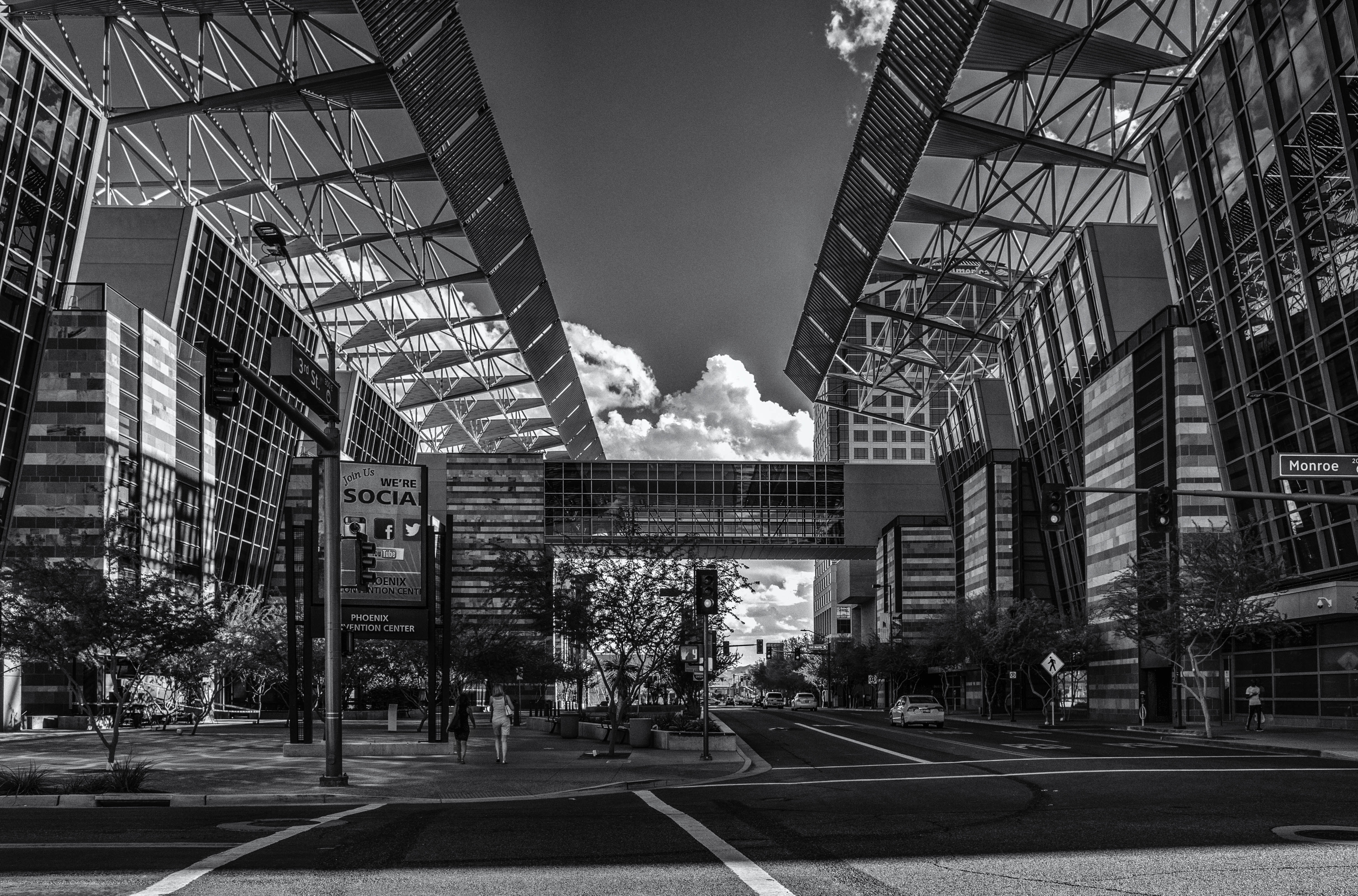 clouds-rising-over-the-convention-center