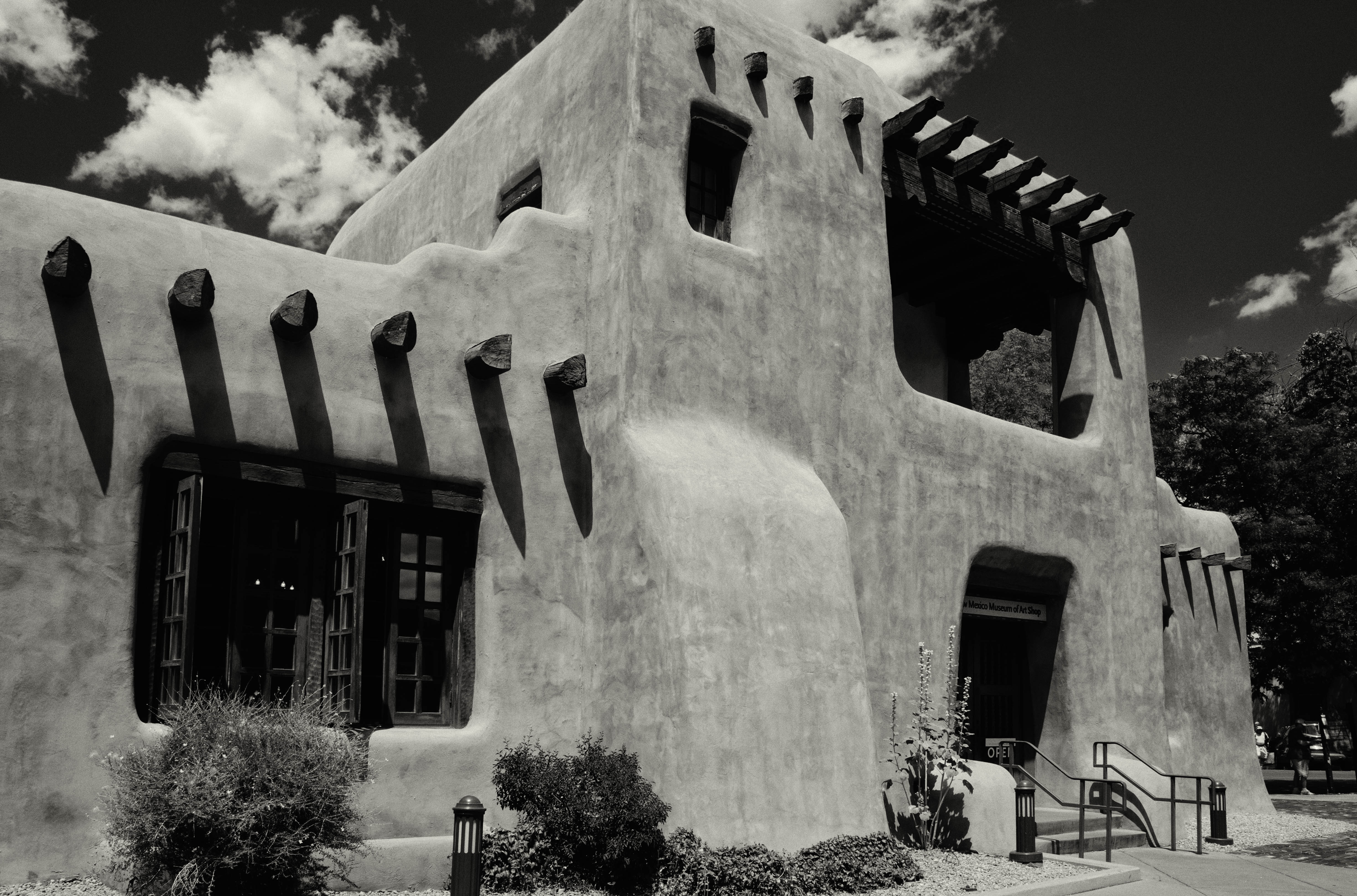 NM Museum of Art - BW